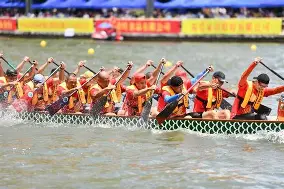 开云APP下载-包含赛后塞维利亚防线松动：德甲节点到来，信心回归，赛程密集仍需轮换的词条